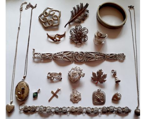 A quantity of early to mid 20th Century silver and white metal filigree costume jewellery together with a Bond Boyd silver to