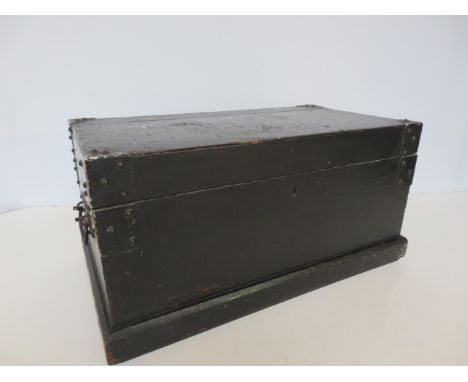 Small wooden trunk 46 x 24 cm 