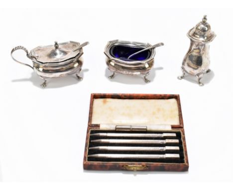 HENRY CLIFFORD DAVIES; an Elizabeth II hallmarked silver three piece cruet with hallmarked silver spoons, two pieces with blu