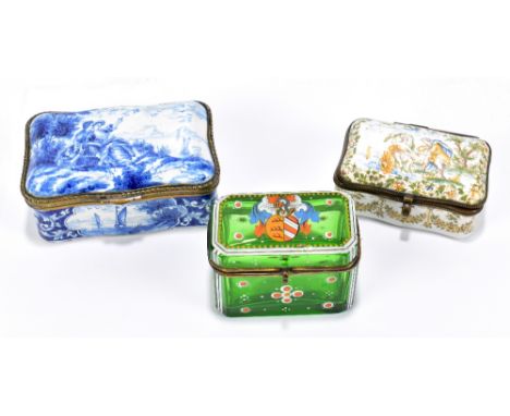 A late 19th century green glass trinket box, painted in enamels, with a crest and jewelled detail, height 6cm, width 7.5cm, t