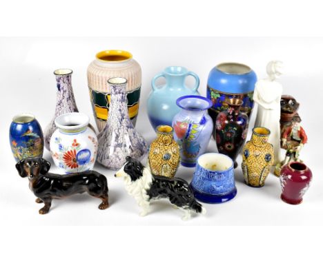 A mixed lot of assorted decorative ceramics including Carltonware vase decorated in the New Mikado pattern, a Royal Worcester