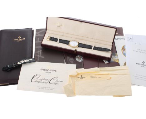 Patek Philippe Calatrava 18ct gentleman's wristwatch, ref. 3520DJ-001, no. 1379xxx/4113xxx, hobnail bezel and white dial with