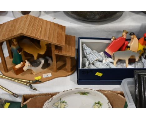 Wooden Nativity scene with stable and box of ceramic Nativity figures 
