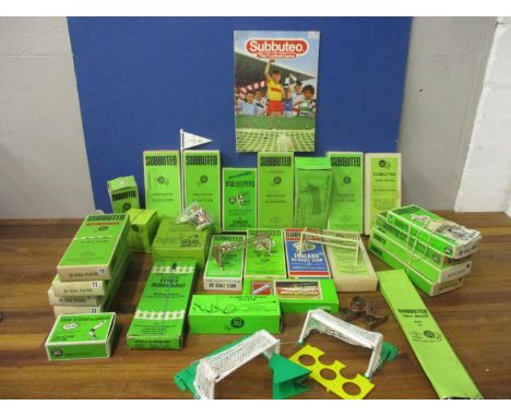 A collection of 1960s and 1970s Subbuteo 00 scale player figures and accessories 