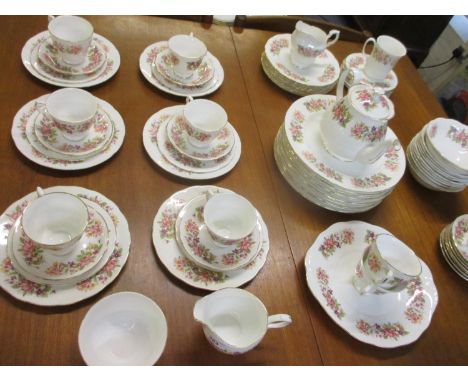 A Colclough dinner and tea service, 10 place setting 