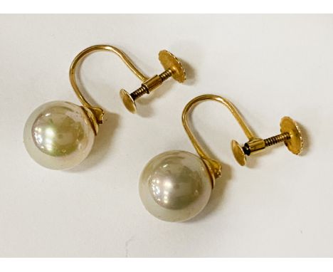 PAIR OF 9CT GOLD PEARL EARRINGS