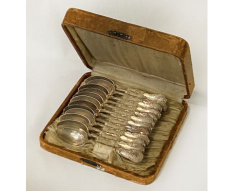 CASED STERLING SILVER SPOONS 8OZS APPROX