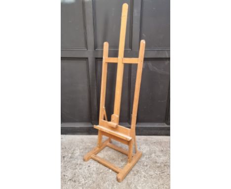 A beechwood artists' easel,&nbsp;170.5cm high.