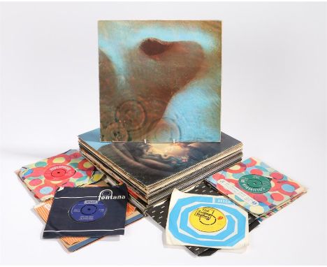 15 x Mixed 1960s/70s LPs to include, Pink Floyd (2) Meddle (textured gatefold sleeve) SHVL 795 A/B I U, Relics. The Moody Blu