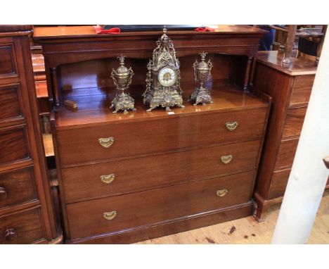 Victorian mahogany chest of two short above three long drawers on splayed bracket feet
