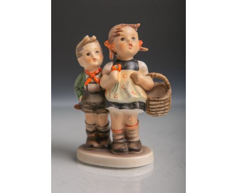   Brüderchen und Schwesterchen mit Korb (Hummelfigur) aus Keramik von Goebel (blaue  Unterbodenmarke, Unterbodenritznummer 49