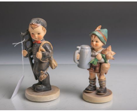   Zwei Figurinen (Hummel) aus Keramik/Porzellan von Goebel (blaue Unterbodenmarke),  bestehend aus: 1x Schornsteinfeger sowie