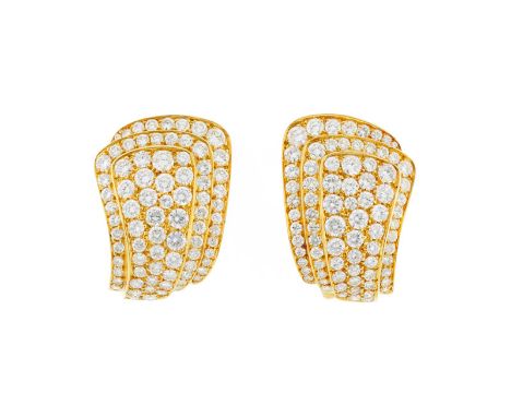 Van Cleef &amp;, Arpels, paire de clips d'oreilles or 750 à motifs en escalier pavés de diamants taille brillant, signés, num