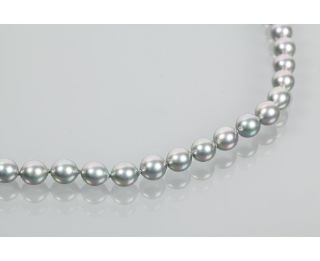 BLACK FRESHWATER PEARL NECKLACE
formed by spherical pearls approximately 7mm diameter, 48cm long