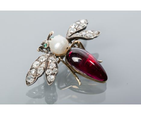 FINE DIAMOND, NATURAL PEARL AND GEM SET FLY BROOCH
the wings set with old cut diamonds, with a central pearl, large pear cabo