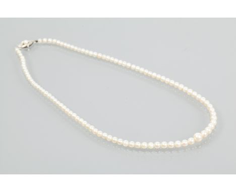 GRADUATED PEARL NECKLACE
the largest pearl 5.64mm diameter, the smallest pearl 2.81mm diameter, the pearl set clasp in nine c