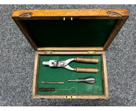 Wooden Pistol Box with brass insert to lid, size 300mm x 190mm x 57mm. Complete with a Bullet Moulding Tool in 38-255 maker m