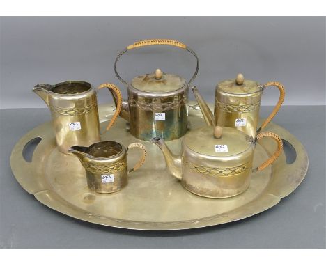 Metallset Art-Deko, 3 Kannen, Wasser und Milchkanne, großes ovales Tablett, um 1940, h 9 - 24 cm, Tablett b 65 cm, 