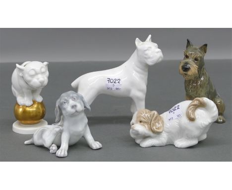 Konvolut5 Porzellanhunde, teilweise bemalt, Goebel, Lladro, Hutschenreuther, Thüringen, 20. Jh., verschieden, h 8 - 13,5 cm, 
