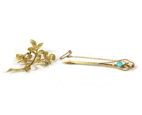 A gold cultured pearl brooch, of foliate form, with Florentine finish, to pin and roller catch, marked 750, with metal pin, 4