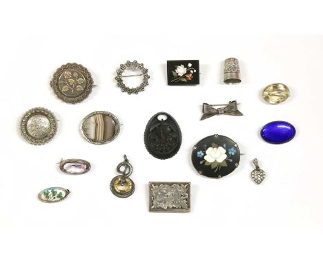 A quantity of silver and costume jewellery, to include a Victorian silver brooch with applied rose gold and green gold flower