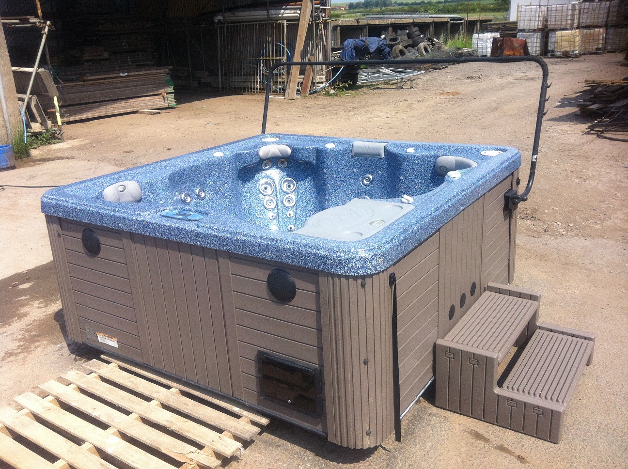 MASTER SPAS LEGEND SERIES HOT TUB *NO VAT*