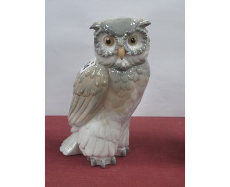 Lladro (Nao) Model of an Adorable Owl, model No 6870, sculpted by Jose Roig, 17cm high.