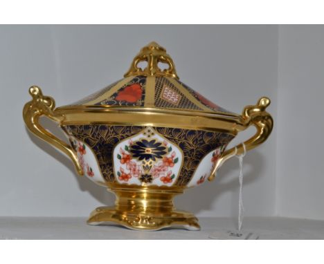 A Royal Crown Derby 1128 pattern two handled  pedestal vase and cover , printed mark (first quality)