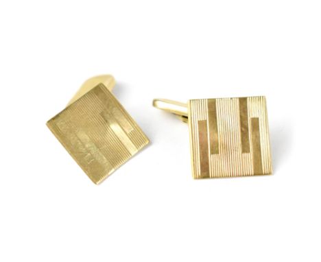 A pair of gentlemen's 9kt Art Deco square cufflinks with engine turned pattern, approx 5.9g.