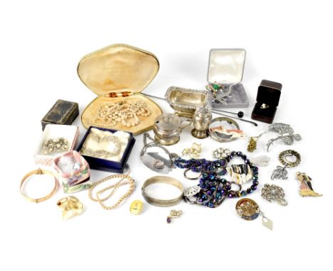 Various items of costume jewellery to include a 9ct gold fashion ring with blue synthetic stone, size O, necklaces, brooches,