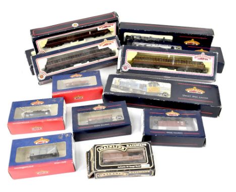 A group of eleven boxed Bachmann model railway items to include tenders, rolling stock and carriages, OO gauge, 32-850 9F 2-1