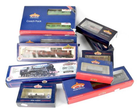 A group of ten Bachmann OO gauge model railway items to include a set of 'Bulleid Coaches BR Green (SR) No.34-500Z', rolling 