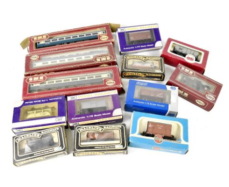 A quantity of mainly OO gauge boxed model railway engines and rolling stock to include Airfix carriages, First Class MK11D BR