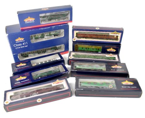 A group of ten boxed Bachmann model railway items to include Branch Line Class 411 Four Car Emu set, 31-425A 4CEP Emu 7141 La