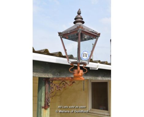 *COPPER STREET LANTERN ON DECORATIVE BRACKET