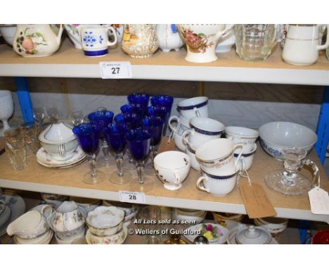 *SHELF OF GLASSWARE, PORCELAIN WARE AND COLLECTABLES