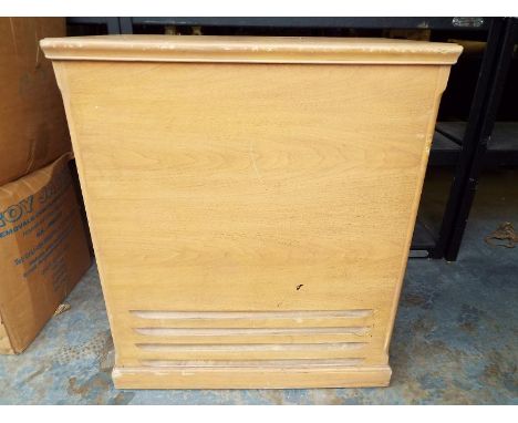 A Leslie Orpheus speaker cabinet, Model 25