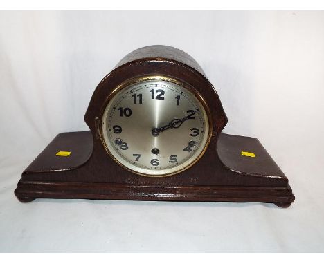A mahogany mantel clock with Westminster chime, 24cm (h)