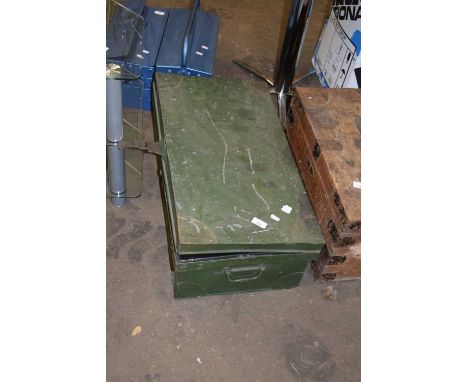 VINTAGE TIN TRAVELLING TRUNK STAMPED 'EARL OF CHATHAM'