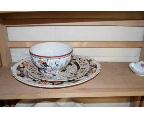 MIXED LOT: IRONSTONE PLATES AND OTHER ITEMS