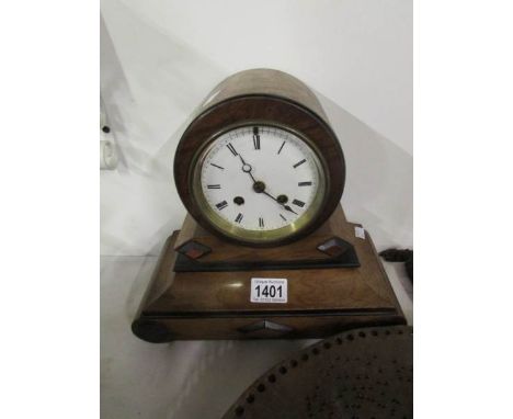 A mantel clock