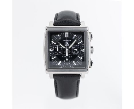 In 1969 Heuer shook up the watchmaking tradition by creating the first-ever square, water-resistant case. Driven by the celeb
