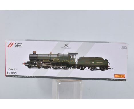 A BOXED HORNBY OO GAUGE SPECIAL EDITION MODEL RAILWAY LOCOMOTIVE, GWR 4-6-0 Castle Class 'Caerphily Castle' 4073, no. R3237 ,