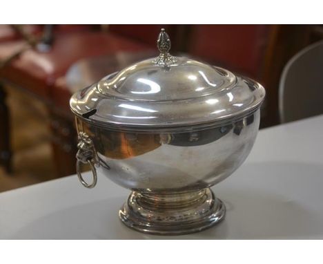 An Epns soup tureen in the Regency style with acorn finial and lion ring mask handles to side (h.26cm d. 27cm)