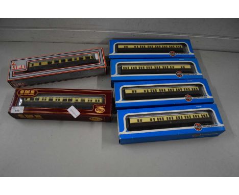 00 GAUGE MODEL RAILWAY, MIXED AIRFIX AND LEMA CARRIAGES