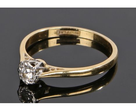 18 carat and platinum set diamond ring, with a round cut diamond to the centre, ring size P