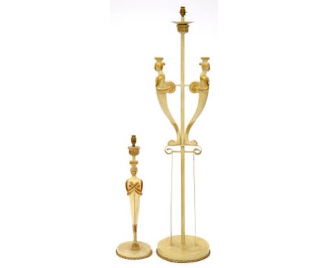 AN ART DECO STYLE CREAM AND GILT PAINTED METAL STANDARD LAMP, 143CM H AND A TABLE LAMP EN SUITE, 65CM H