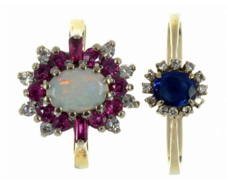 A RUBY, OPAL AND DIAMOND CLUSTER RING IN 18CT GOLD AND A SAPPHIRE AND DIAMOND CLUSTER RING IN GOLD, MARKED 585, 4.6G