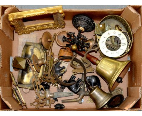 MISCELLANEOUS ITEMS, INCLUDING BRASSWARE, GILTWOOD PICTURE FRAME AND AN ENAMEL CLOCK DIAL, ETC