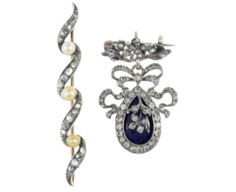 A  CULTURED PEARL AND ROSE DIAMOND WAVE BROOCH, IN GOLD, 5.5CM, C1900 AND A CONTEMPORARY GERMAN PASTE, SILVER AND BLUE GUILLO